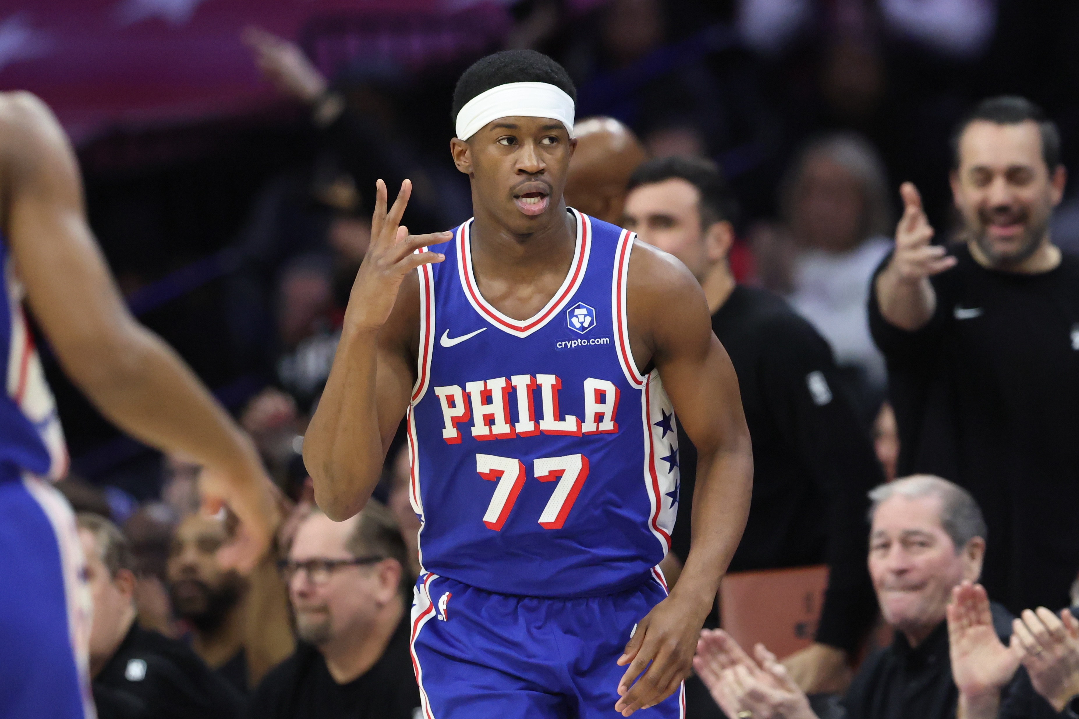 开云官网-豪气胆边生！埃奇库姆关键中投&amp;砍18分12板2帽 篮板生涯新高