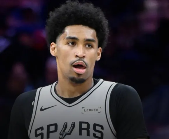 马刺官方：迪伦-哈珀因左手拇指伤势缺席对阵掘金剩余比赛